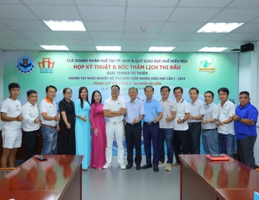 Buổi họp kỹ thuật th&ocirc;ng tin Giải tennis từ thiện "Chung tay khởi nghiệp &ndash; Hỗ trợ sinh vi&ecirc;n ngh&egrave;o hiếu học" CLB Doanh nh&acirc;n Huế tại TP.HCM ng&agrave;y 1/11