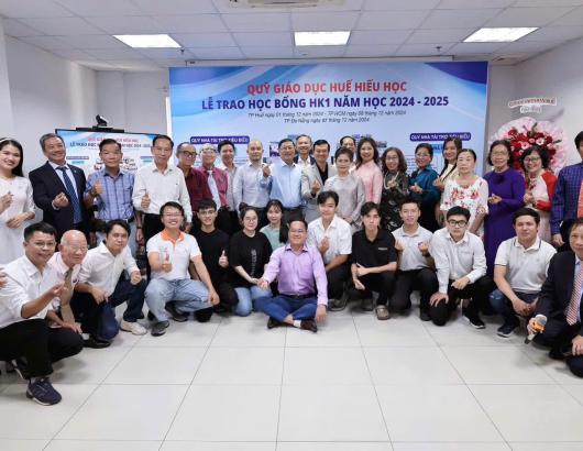 Lễ trao học bổng SV ngh&egrave;o hiếu học tại TPHCM