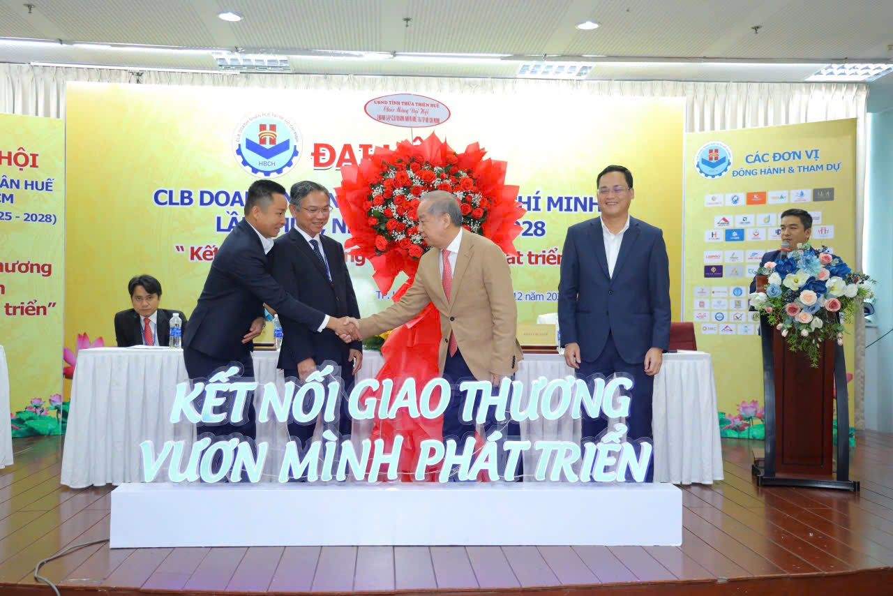 CLB DOANH NH&Acirc;N HUẾ TẠI TP.HCM
