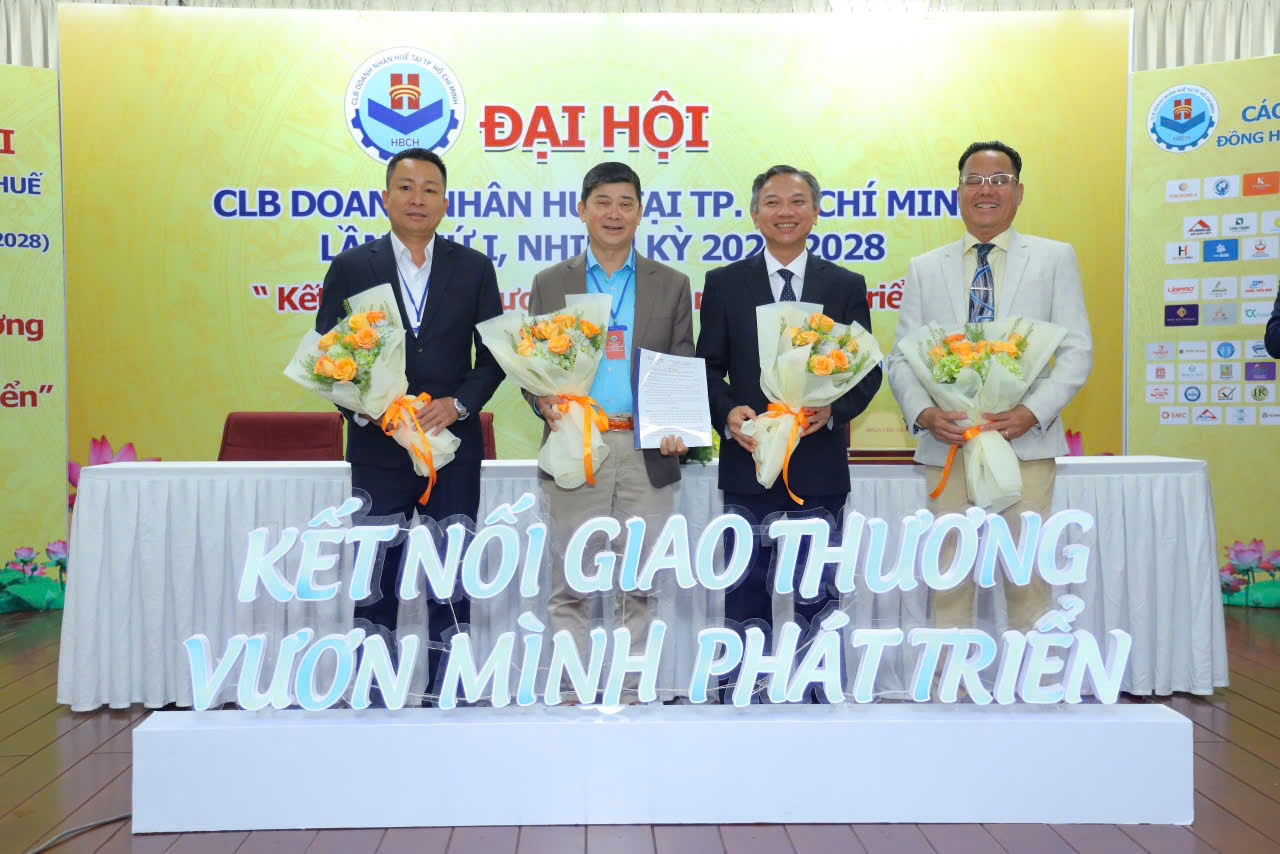 CLB DOANH NH&Acirc;N HUẾ TẠI TP.HCM