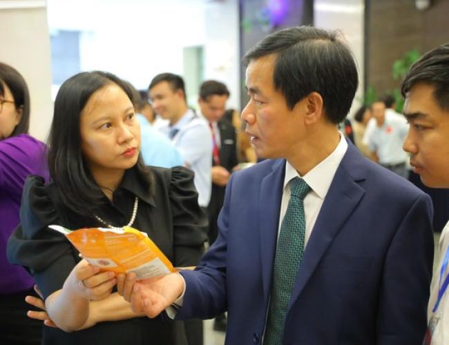 Phạm L&ecirc; Nguy&ecirc;n Hảo - C&ocirc; g&aacute;i mang ' Đặc sản Huế ' ra thế giới